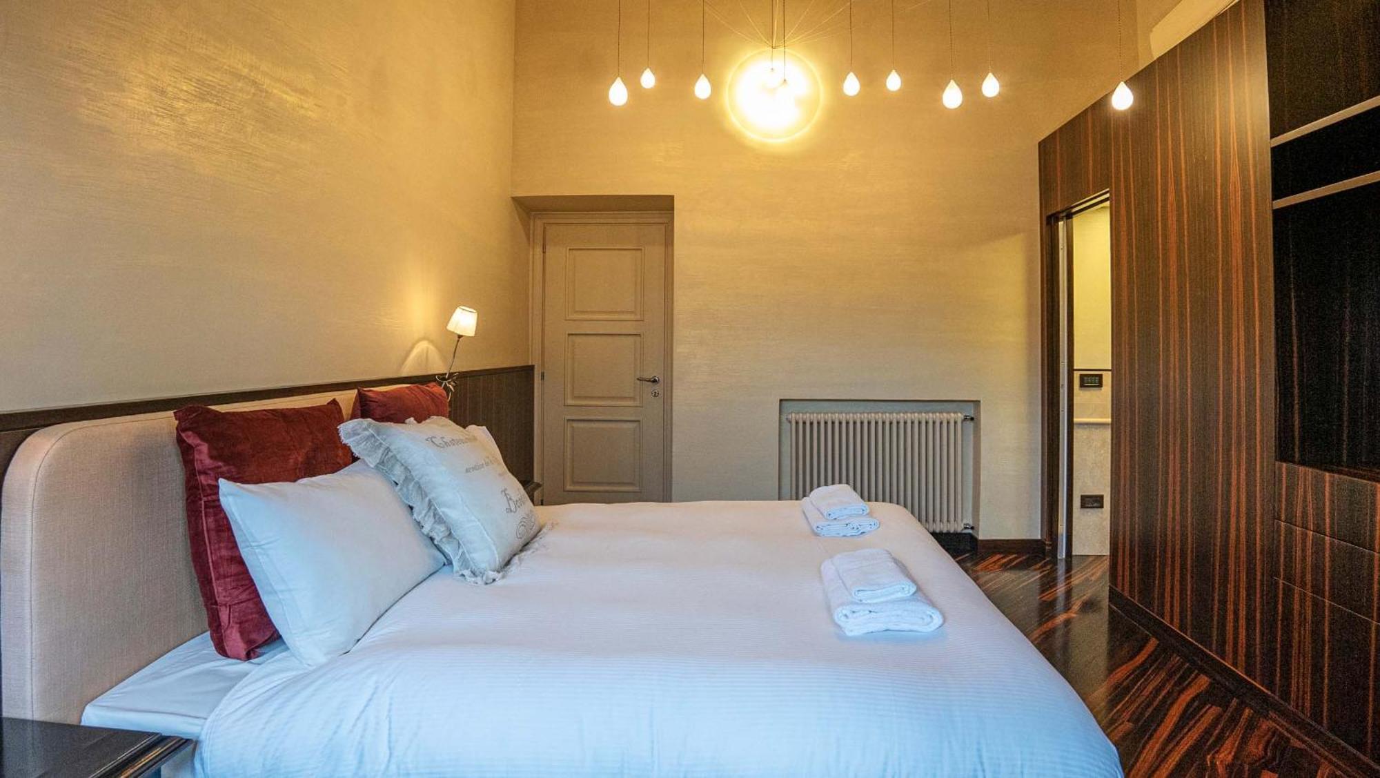 Piazza Venezia Charming Apartments With View Rome Exterior photo