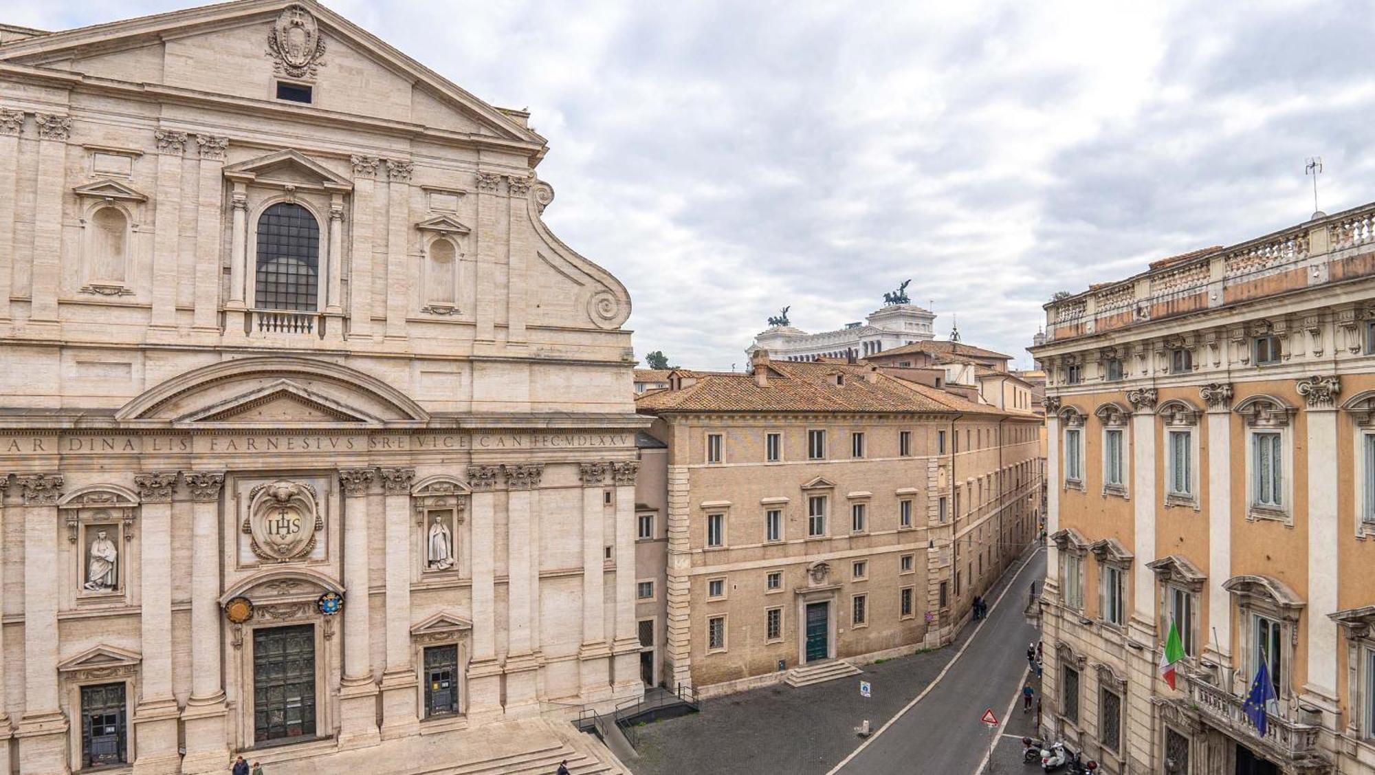 Piazza Venezia Charming Apartments With View Rome Exterior photo